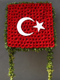 Türk Bayrağı Pano Çiçek