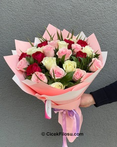 25 Renkli Gül Buketi